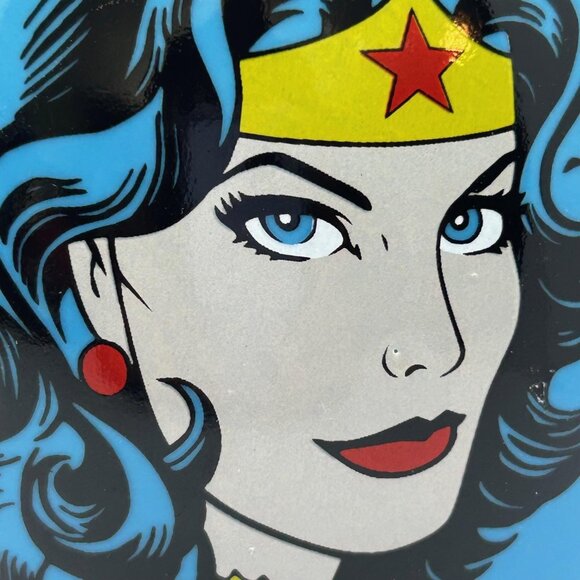 New DC Comics Wonder Woman Oval blue coffee mug - Picture 5 of 8